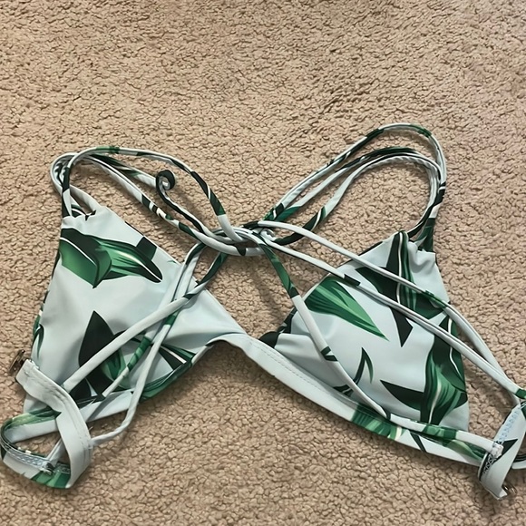 Strappy Leaf-Pattern Bikini - Picture 2 of 4